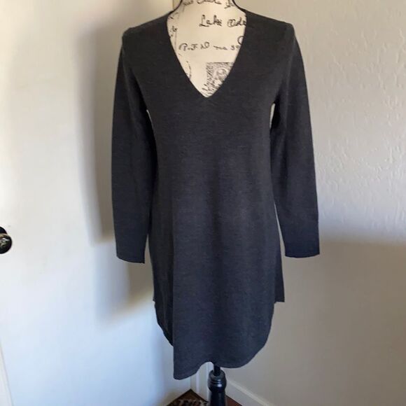Eileen Fisher Gray Merino Wool V-Neck Tunic Casual Modern Event Work Office - Picture 1 of 9